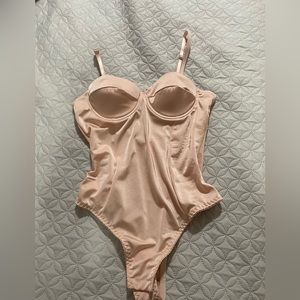 Body shape bodysuit. Fits like a small possibly xs